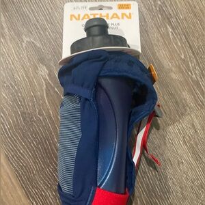 Nathan quick squeeze plus water bottle
